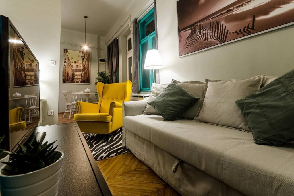 Cosy Apartment In Party District K30 Budapest Ngoại thất bức ảnh