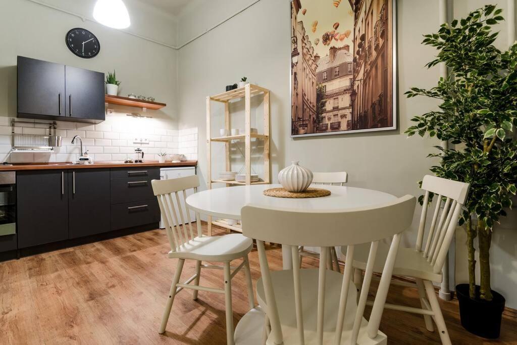Cosy Apartment In Party District K30 Budapest Ngoại thất bức ảnh