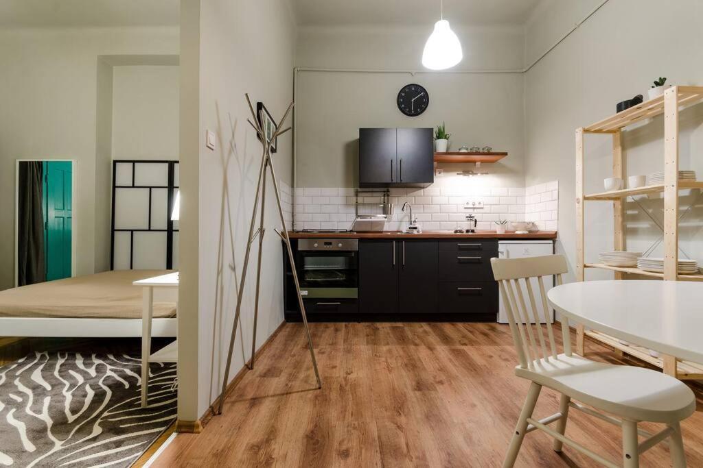 Cosy Apartment In Party District K30 Budapest Ngoại thất bức ảnh